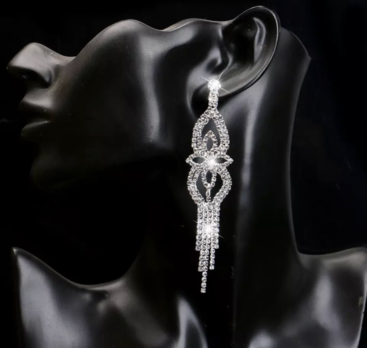 Flora - clear silver rhinestone dangle earrings