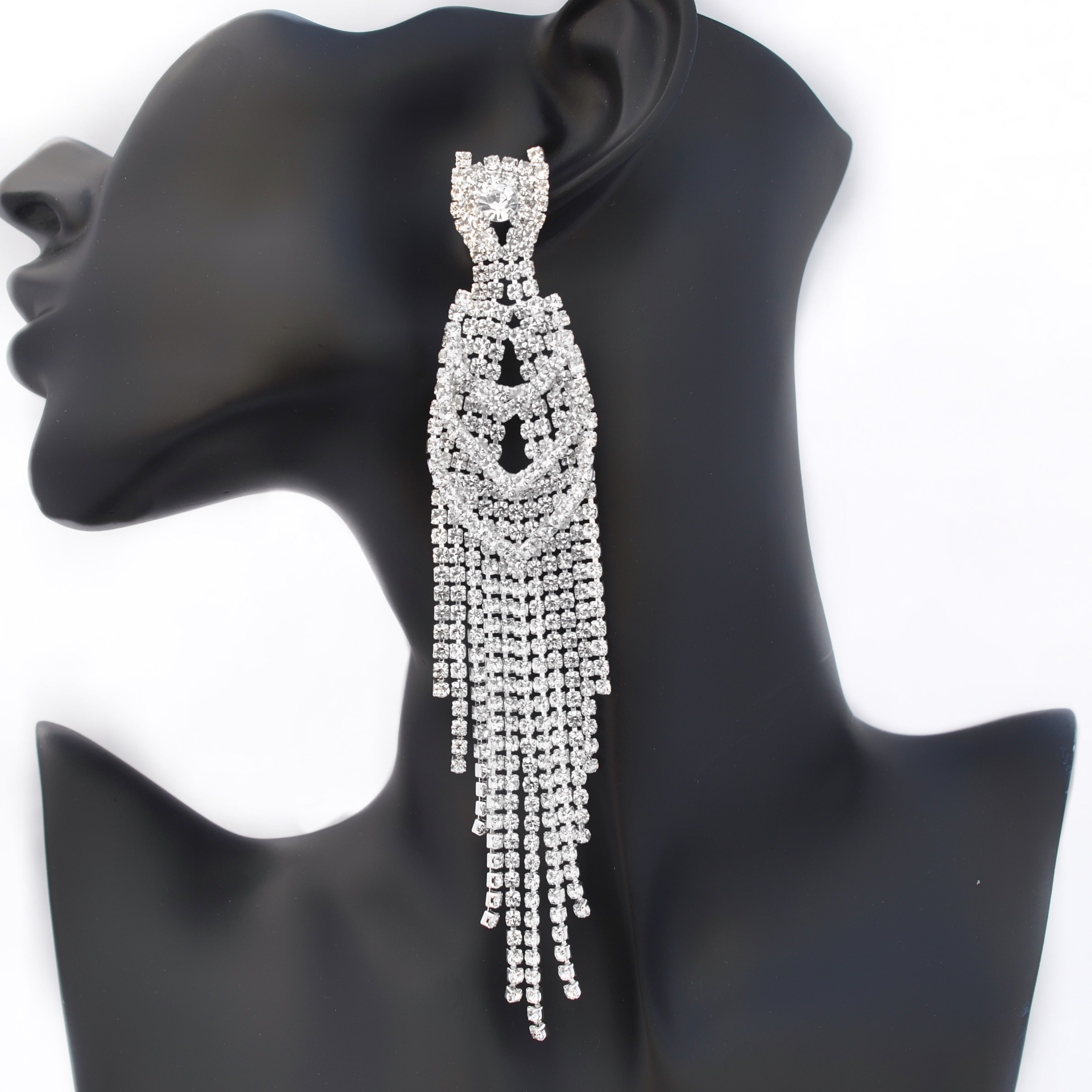 Queen of Hearts - clear silver dangle rhinestone earrings